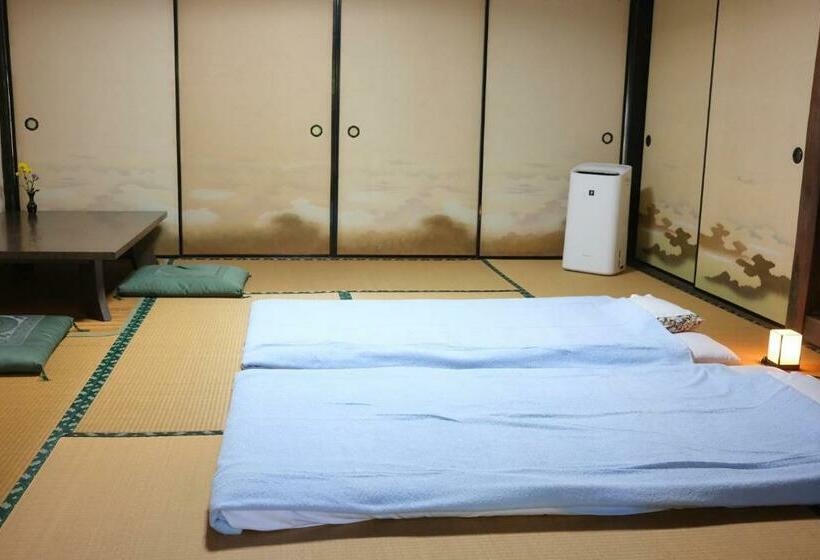 호스텔 Guesthouse Kojiya 暮らしをつくる宿 旧糀屋