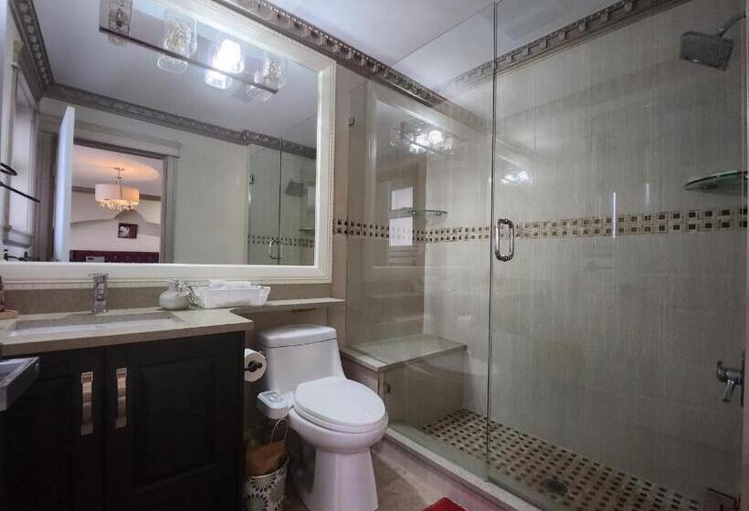 Szálló The Empress Palace