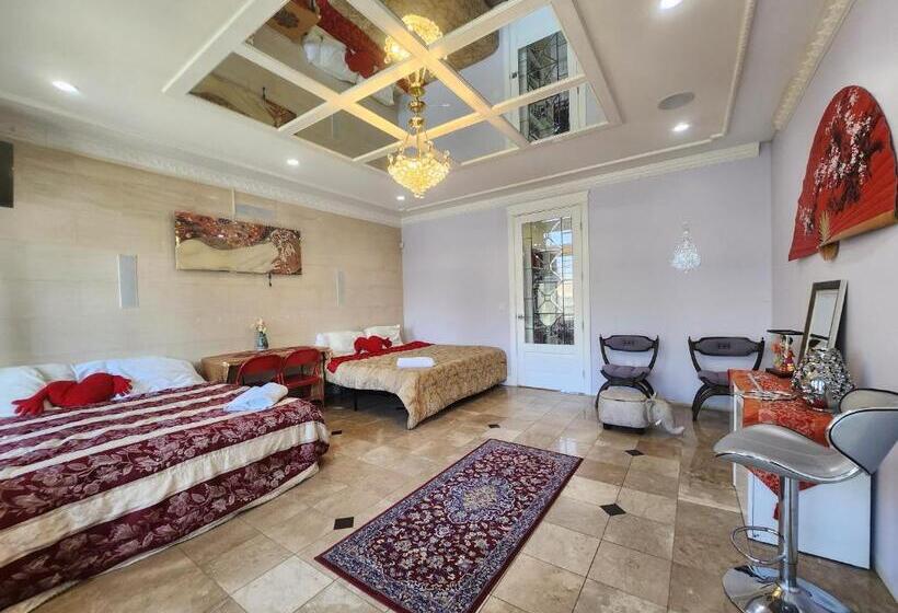 Szálló The Empress Palace