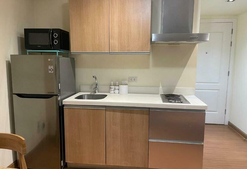 Azure 1br Apartment With Beach Pool Access Near Airport Pool View