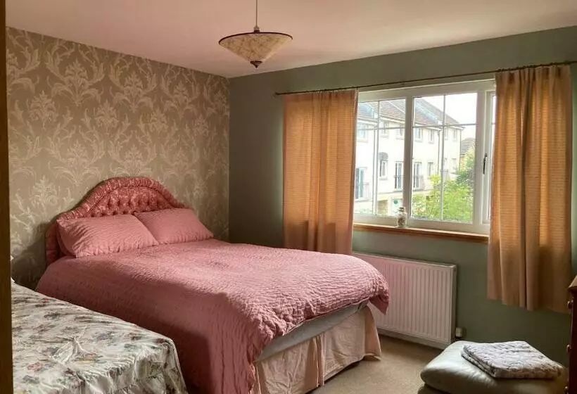 Aamiaismajoitus (B&B) Caledonia House