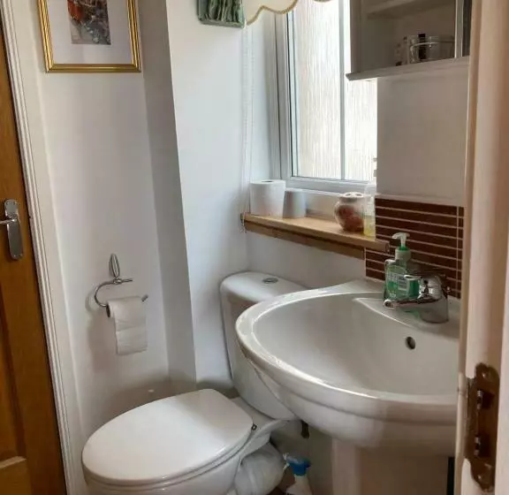 Aamiaismajoitus (B&B) Caledonia House