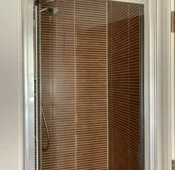 Aamiaismajoitus (B&B) Caledonia House