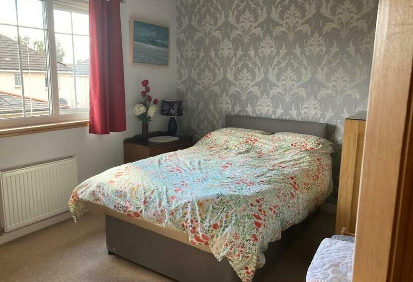 住宿加早餐  Caledonia House