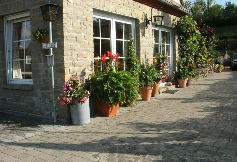 Aamiaismajoitus (B&B) Ferienweingut Benedikt Nilles