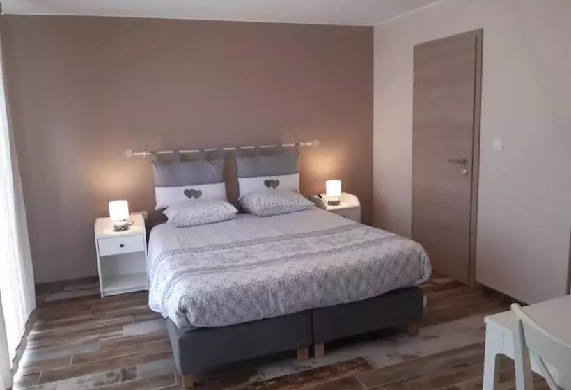 Aamiaismajoitus (B&B) Les Chambres De La Fontaine De Brul