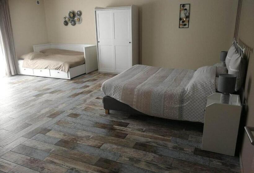 تختخواب و صبحانه Les Chambres De La Fontaine De Brul