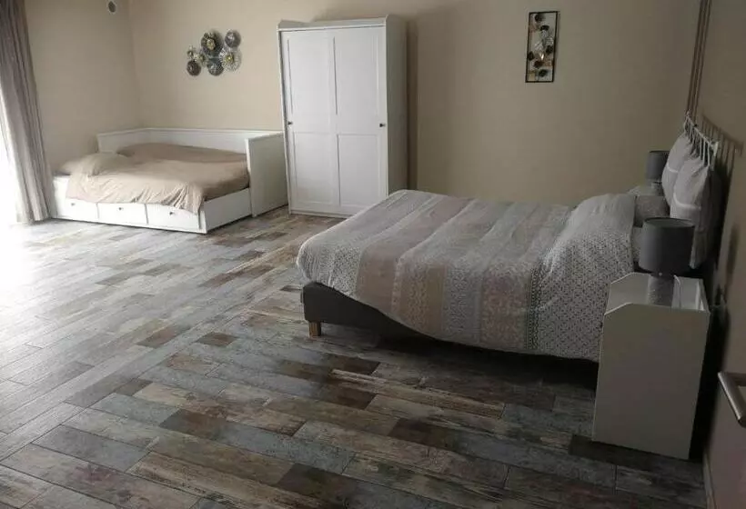 Aamiaismajoitus (B&B) Les Chambres De La Fontaine De Brul