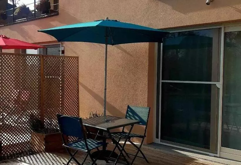 Aamiaismajoitus (B&B) Les Chambres De La Fontaine De Brul