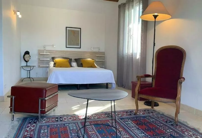 ベッドアンドブレックファースト Les Moineaux