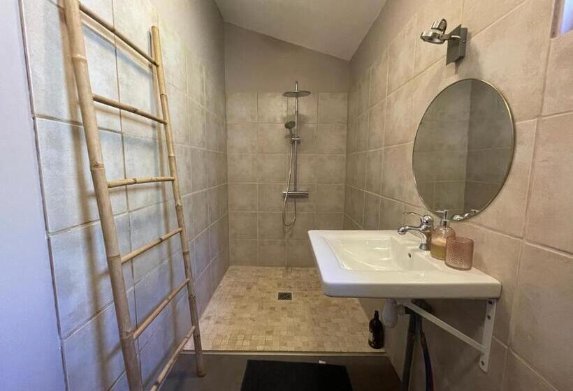 Aamiaismajoitus (B&B) Source Nature