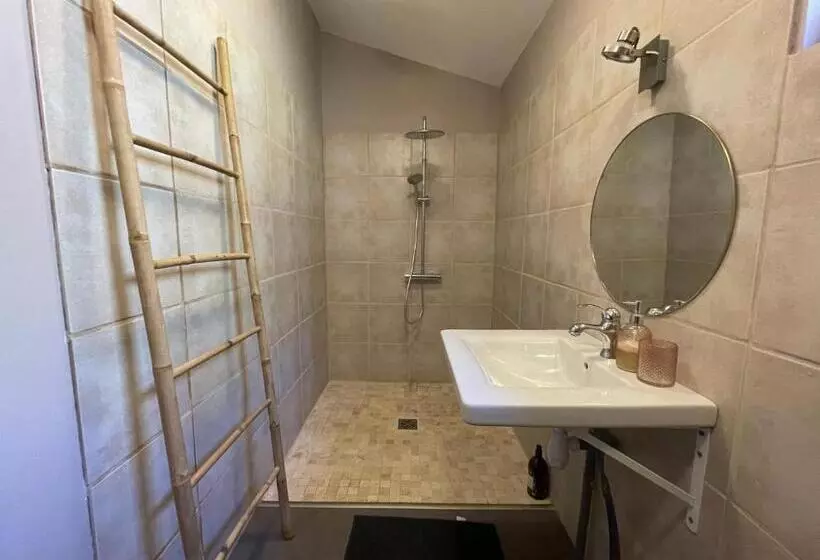 Aamiaismajoitus (B&B) Source Nature