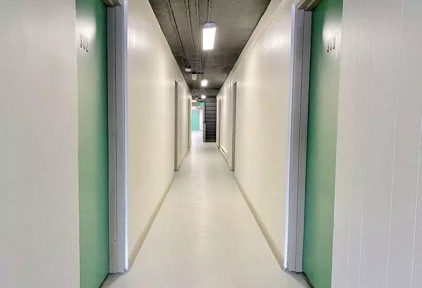 هتل Indy