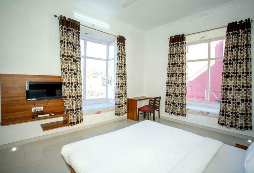 Отель Lb The Amar Palace