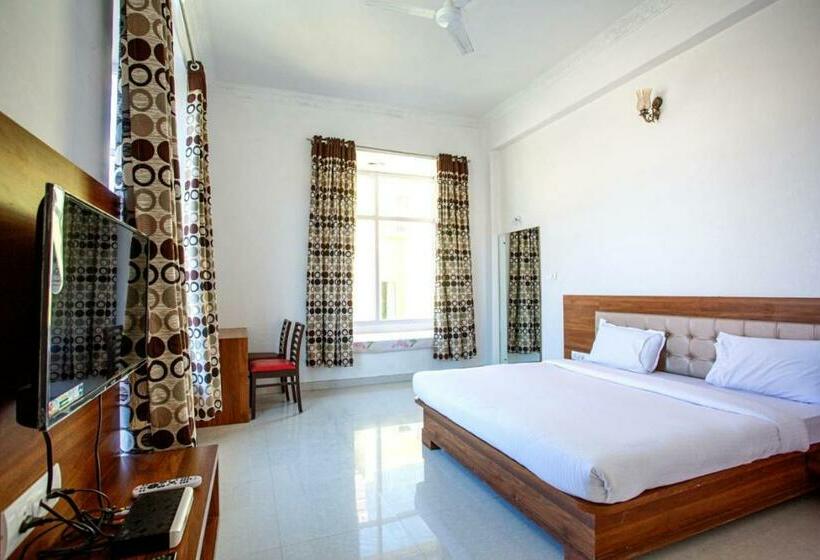 Отель Lb The Amar Palace