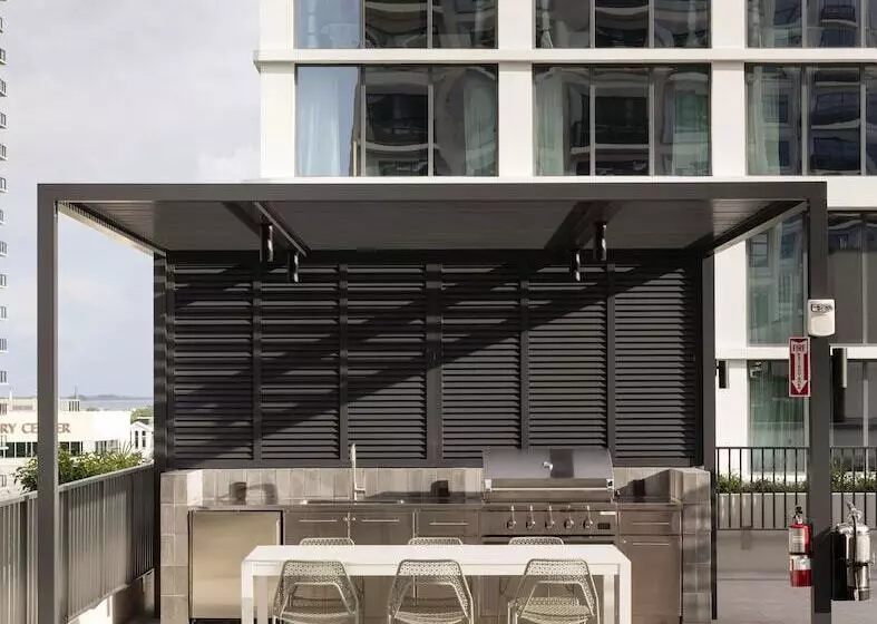 ホテル Roost Tampa