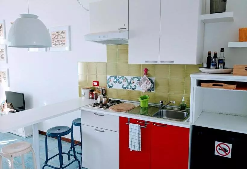 Le Dimore Del Pescatore Nel Porto Di Sciacca   La Nica