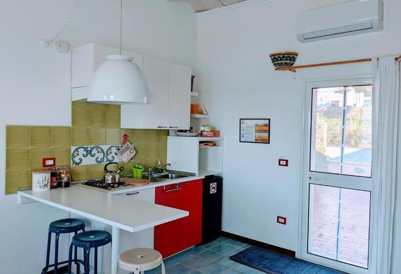 Le Dimore Del Pescatore Nel Porto Di Sciacca   La Nica