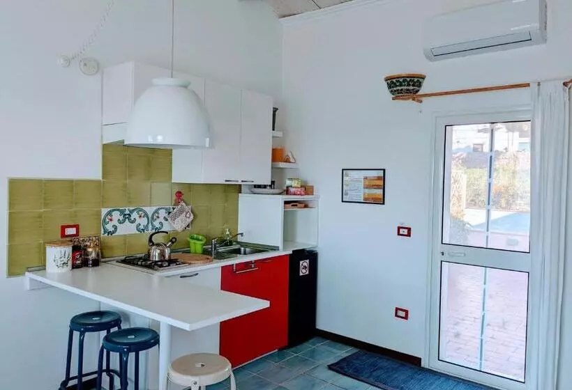 Le Dimore Del Pescatore Nel Porto Di Sciacca   La Nica