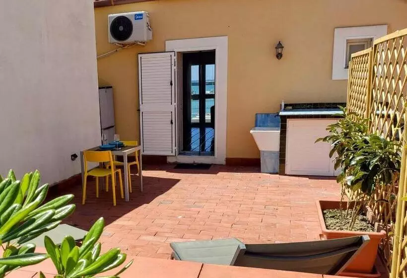 Le Dimore Del Pescatore Nel Porto Di Sciacca   La Nica