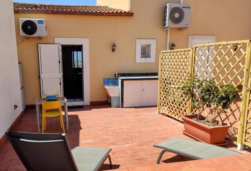 Le Dimore Del Pescatore Nel Porto Di Sciacca   La Nica