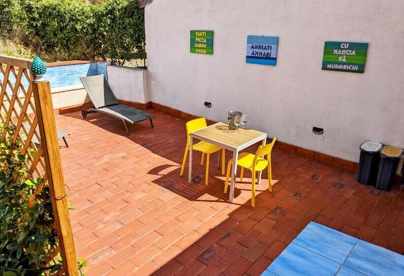 Le Dimore Del Pescatore Nel Porto Di Sciacca   La Nica