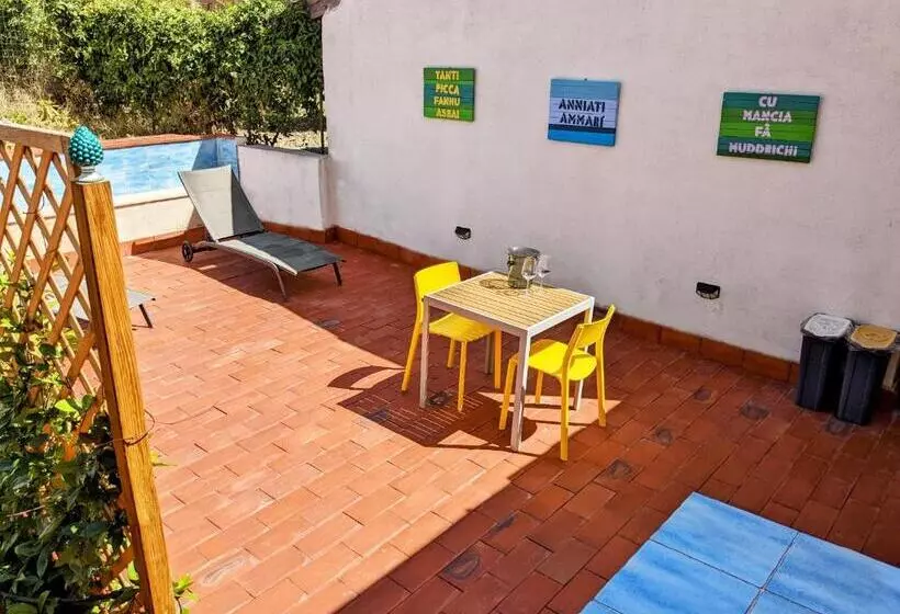 Le Dimore Del Pescatore Nel Porto Di Sciacca   La Nica