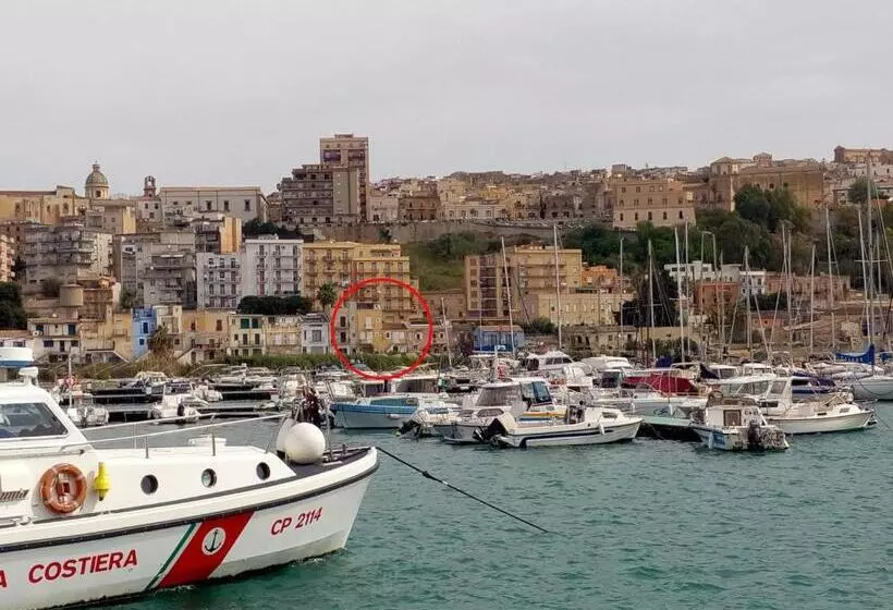 Le Dimore Del Pescatore Nel Porto Di Sciacca   La Nica