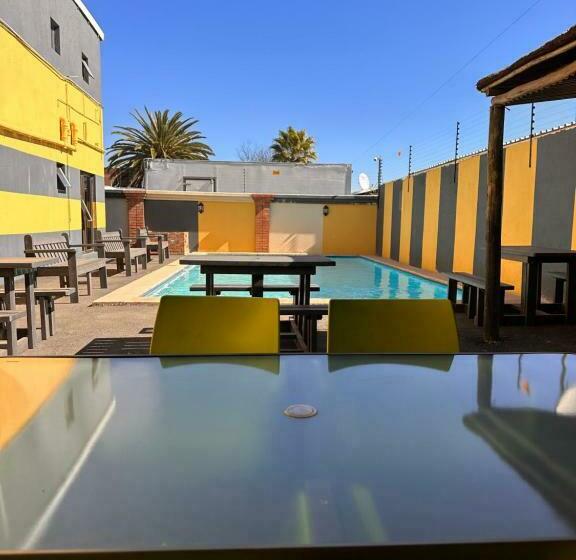 פנסיון Platinum Guesthouse Kempton Park