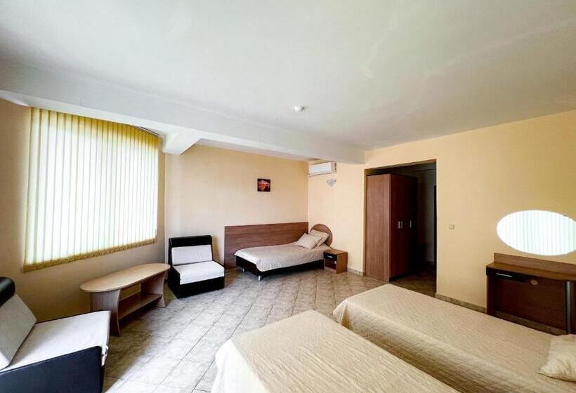 Hotelli хотел кристал