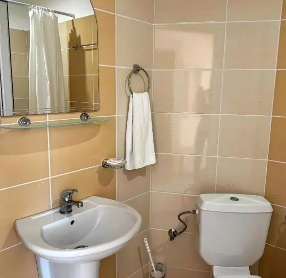 هتل хотел кристал