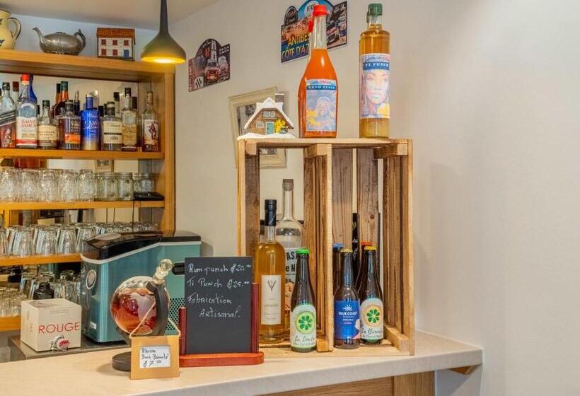 ホテル Auberge De Calendal