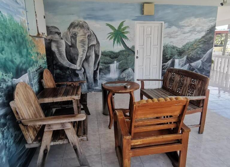 Otel Haadrin Village Fullmoon