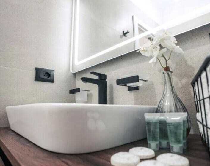 فندق Mia Marine Rooms