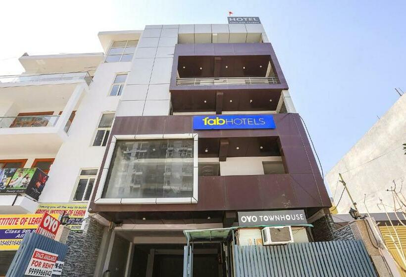 בית מלון כפרי Fabexpress Dream Town