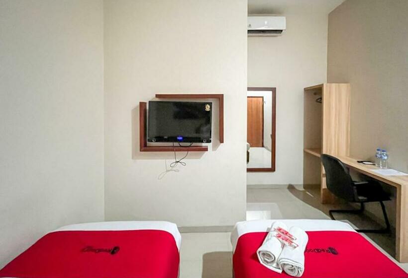 Reddoorz Plus @ Grand Tabona Hotel Ternate