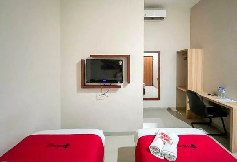 Reddoorz Plus @ Grand Tabona Hotel Ternate