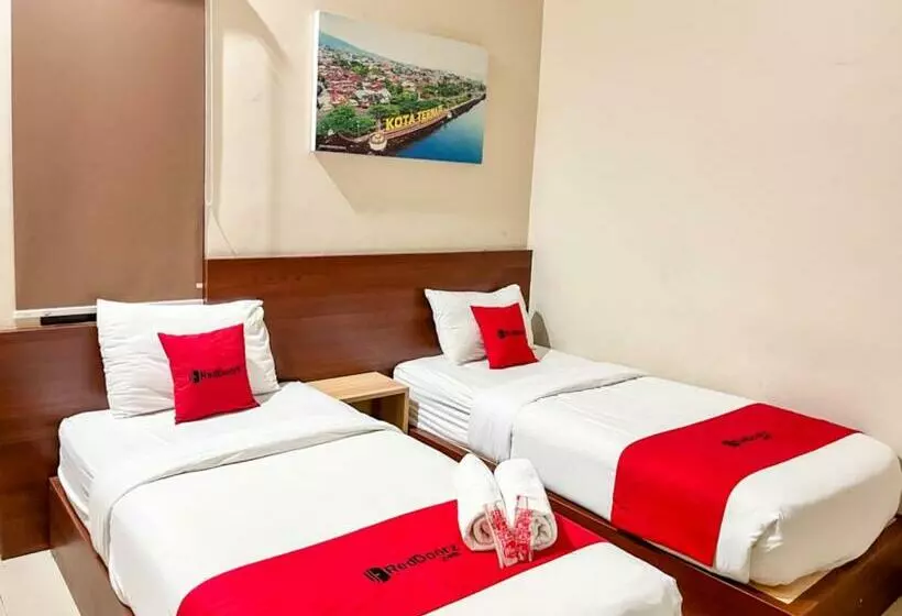 Reddoorz Plus @ Grand Tabona Hotel Ternate