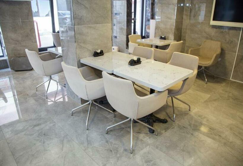 Ada Feli̇ci̇ty Otel