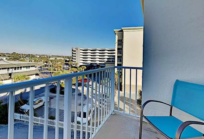 Aqua Villa #105 Beachside 2 Bedroom Condo