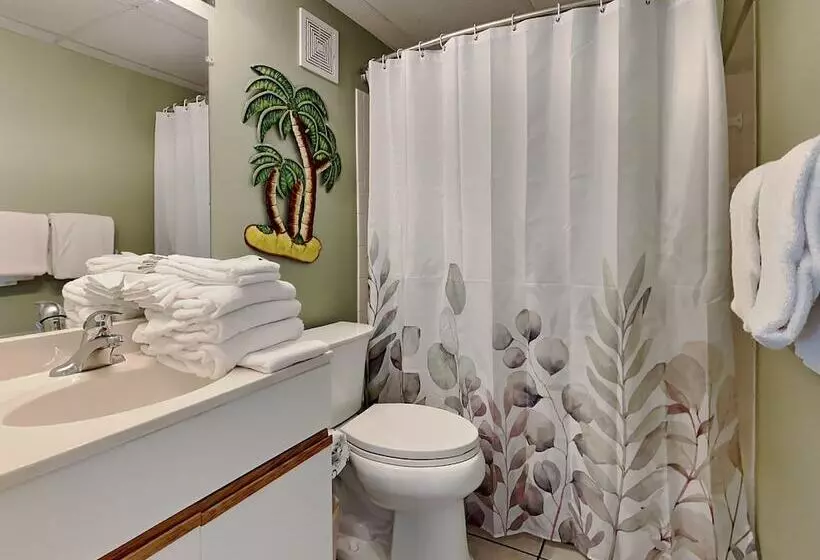 Aqua Villa #105 Beachside 2 Bedroom Condo