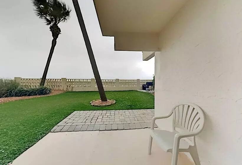 Aqua Villa #105 Beachside 2 Bedroom Condo