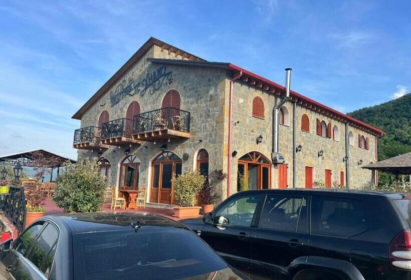 هاستل Bujtina Te Xhako