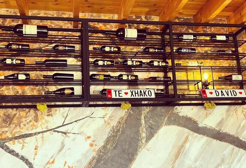 هاستل Bujtina Te Xhako