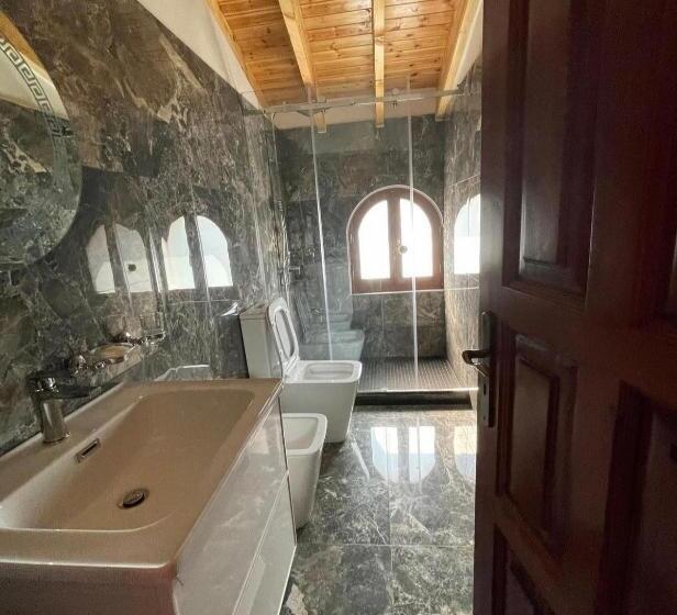 هاستل Bujtina Te Xhako