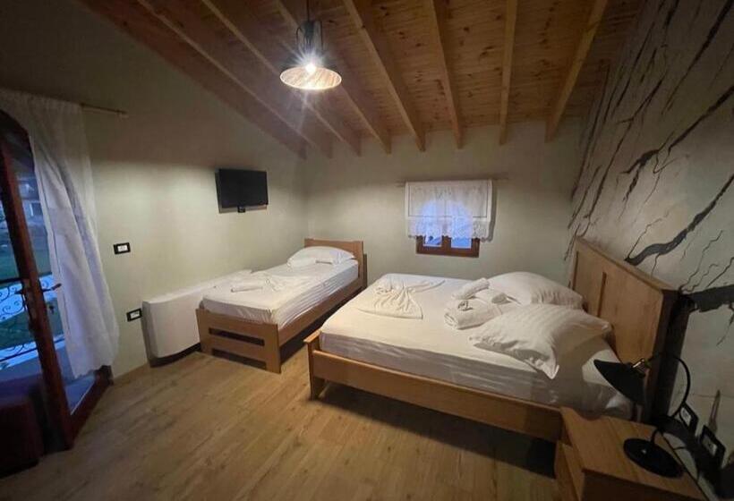 هاستل Bujtina Te Xhako