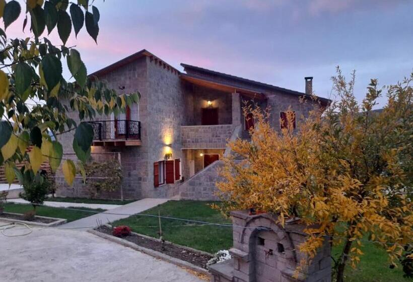 هاستل Bujtina Te Xhako