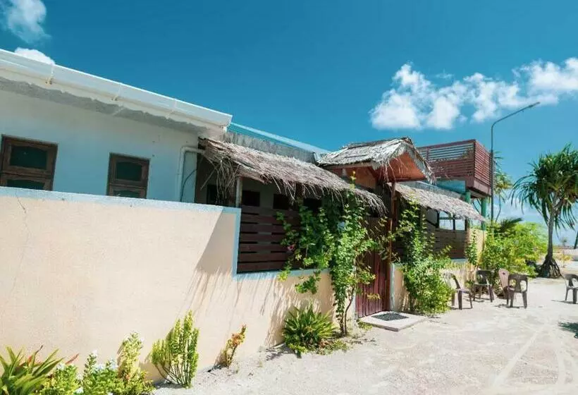 تختخواب و صبحانه Mangrove Inn Hura