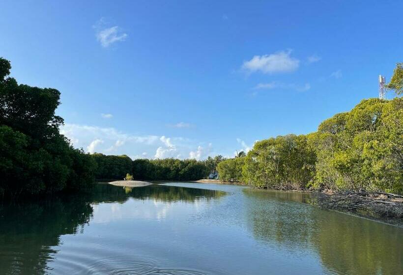 تختخواب و صبحانه Mangrove Inn Hura