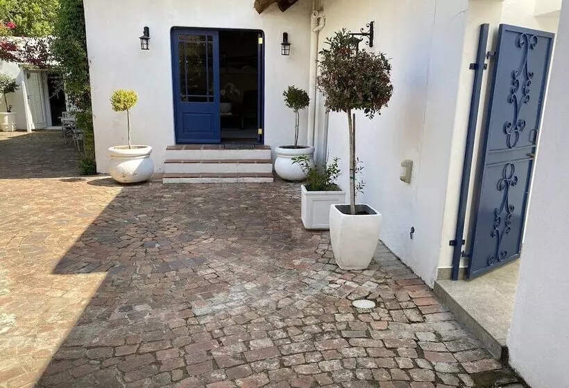 Aamiaismajoitus (B&B) Mirabelle Guesthouse